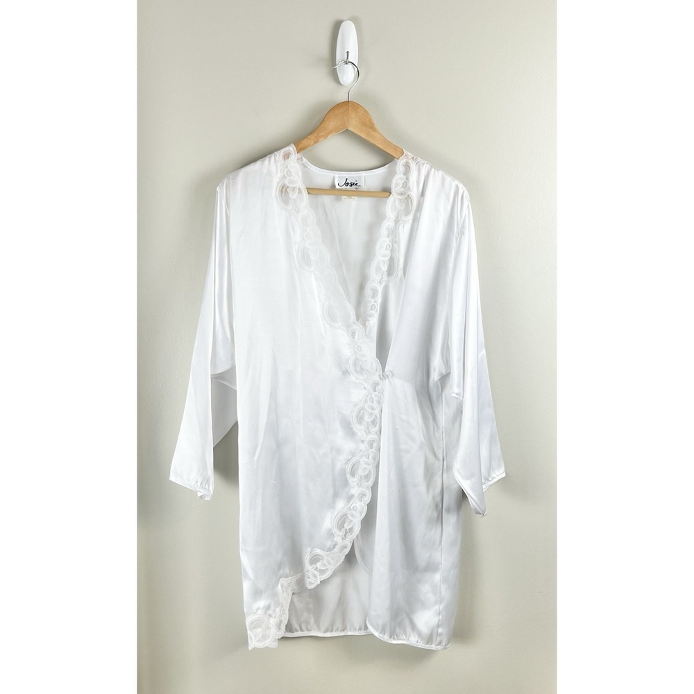 Josie Women's Sz Medium Vintage White Satin Robe Floral Lace Cottage Core Kimono